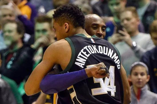 斯基拉：尤文将给伊尔迪兹500-550万年薪，加与欧冠挂钩奖金（斯基拉：尤文拟向伊尔迪兹提供500-550万年薪，附欧冠表现奖金）