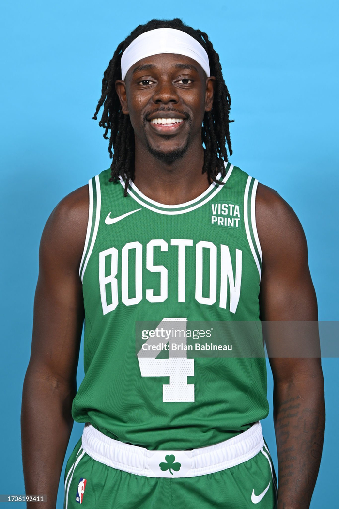 造乌龙+红牌，库库雷利亚当选切尔西vs巴萨全场最佳球员（逼出乌龙又造红牌，库库雷利亚荣膺切尔西战巴萨全场最佳）