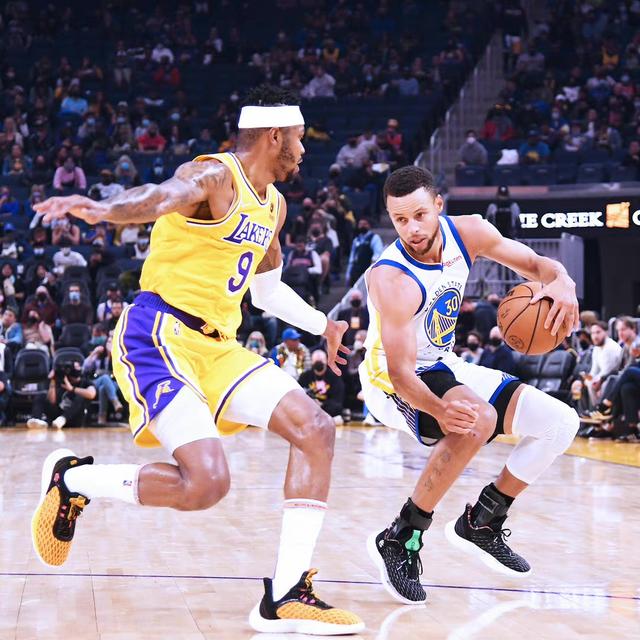 合肥狂风在CBA杯赛中以97-80击败江苏肯帝亚，创NBL首次大胜CBA球队纪录，引发热议。（CBA杯赛：合肥狂风97-80击退江苏肯帝亚，改写NBL队首度大胜CBA对手纪录引热议）