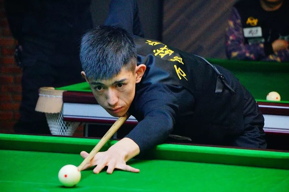 英超：西哈姆以2比1小胜狼队.