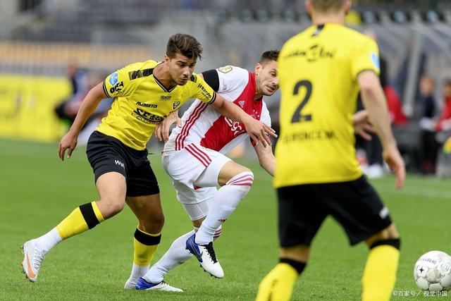 示了足球艺 示了足球艺